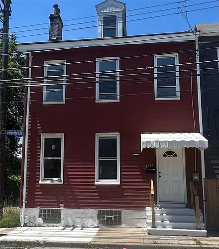 1615 Manhattan St Photo 1