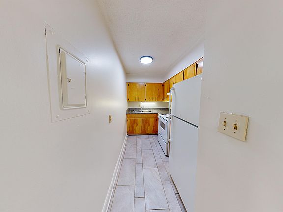 5th image of 827 S Perry St #12