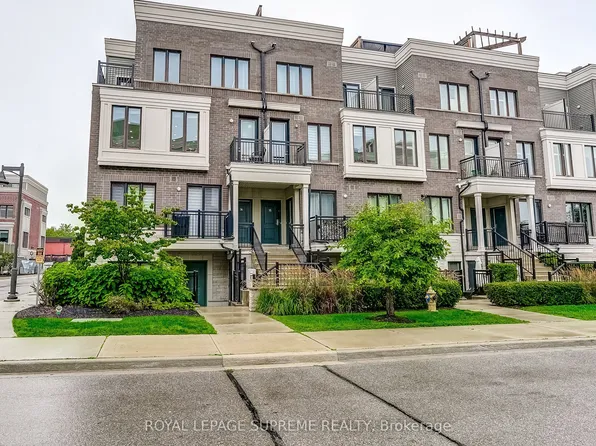70 Eastwood Park Gdns #36, Toronto, ON M8W 0B2
