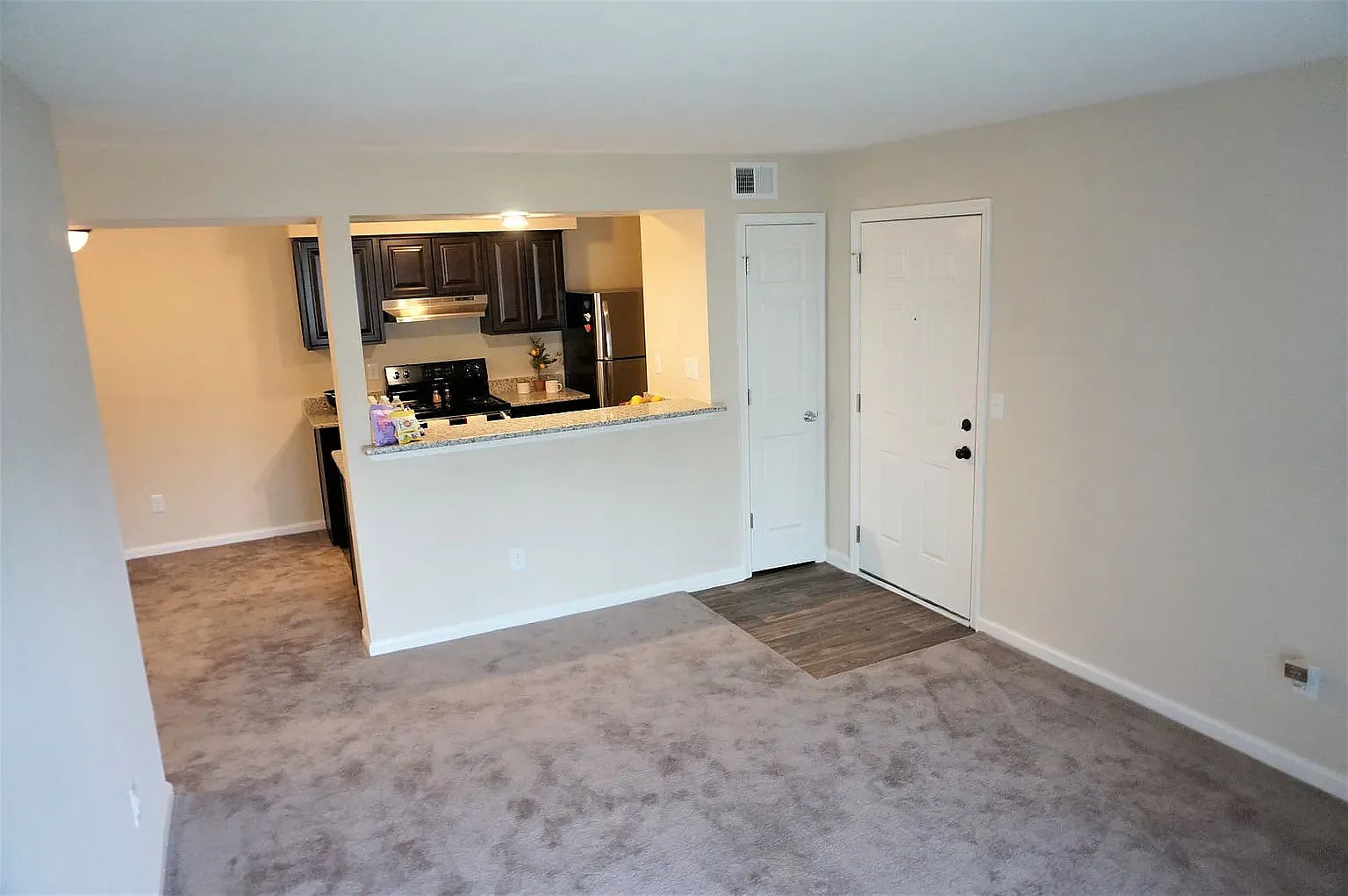 Pembroke Crossing Apartments (825 Crossing Court #103, Virginia Beach, VA 23455) — Photo 4