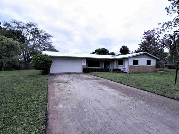 2nd image of 209 Ivanhoe Ct