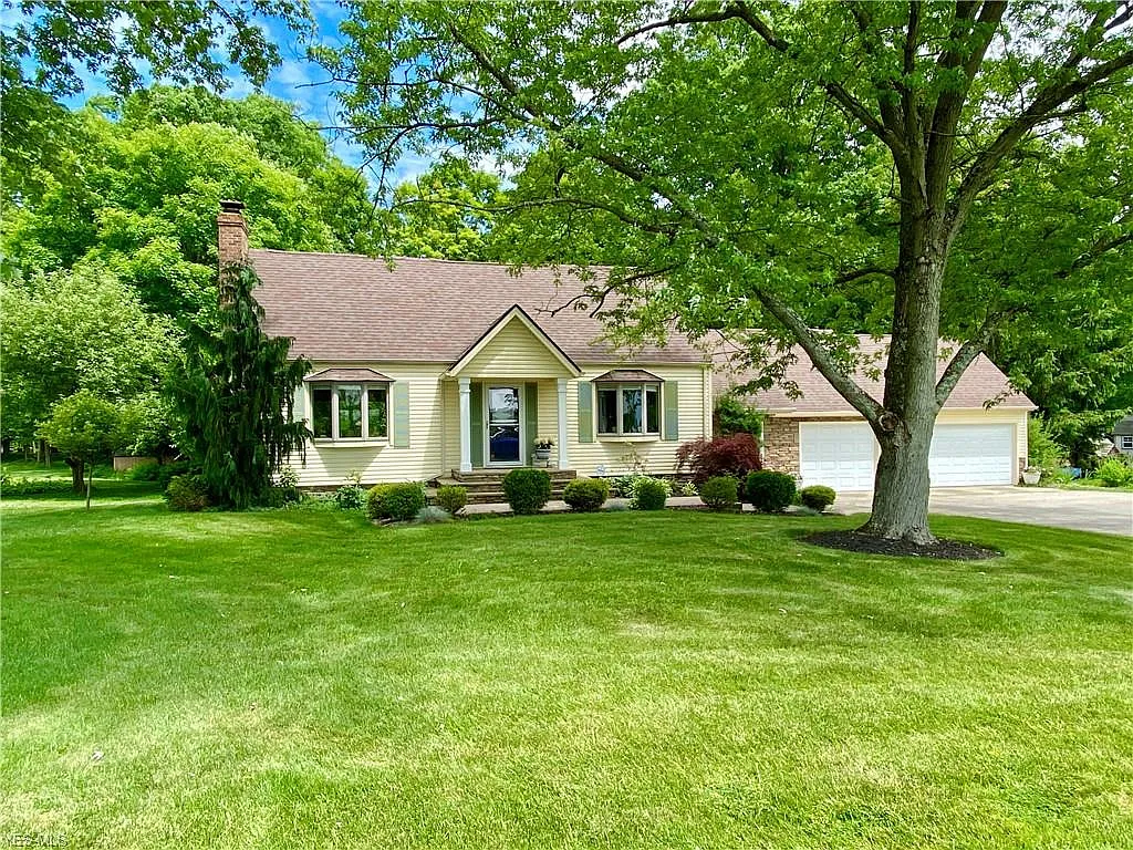 10743 Chippewa Rd photo 1
