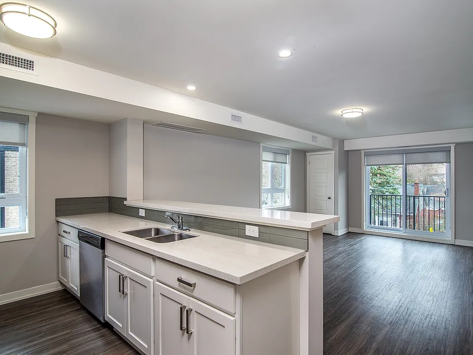253 Exhibition St