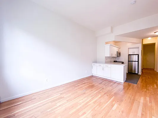 Rented by City Connections Realty | media 29