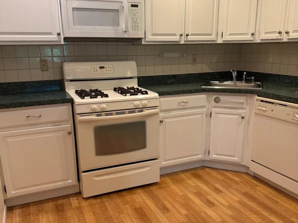 96 Willow Ct, Hamilton, NJ 08619