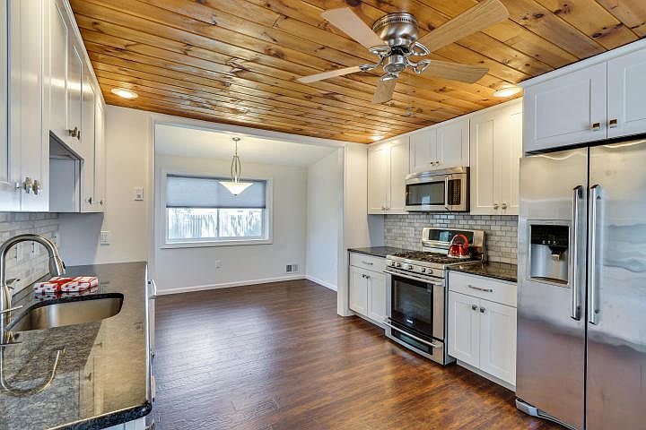 1st image of 34 Pine Brook Dr