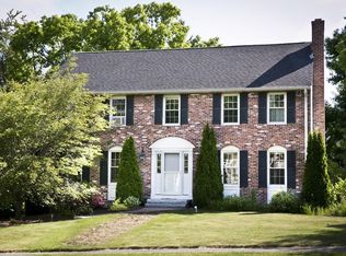 8 Foxhill Rd, Shrewsbury, MA 01545