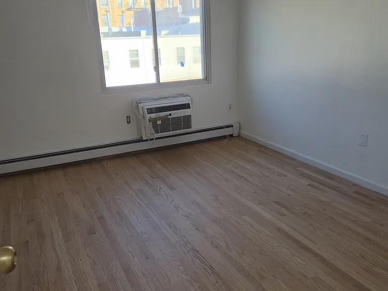 2087 Daly Ave #3 — Photo 9