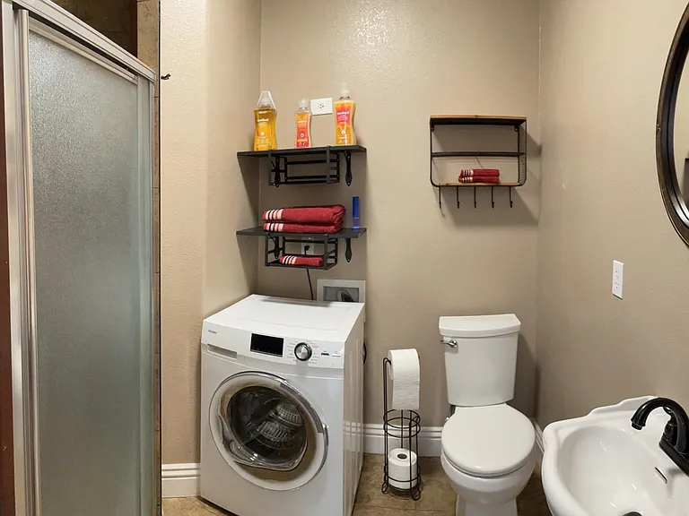 7241 Lake Farm Ave #B — Photo 16