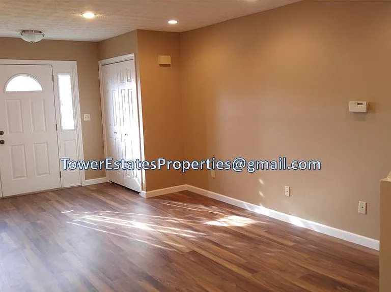 1746 Hightower Dr — Photo 2