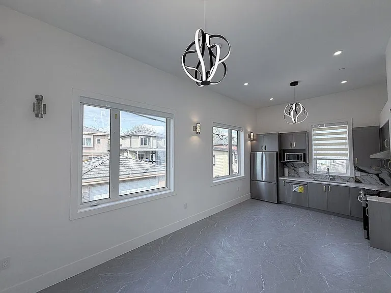 10XX E 62nd Ave — Photo 11