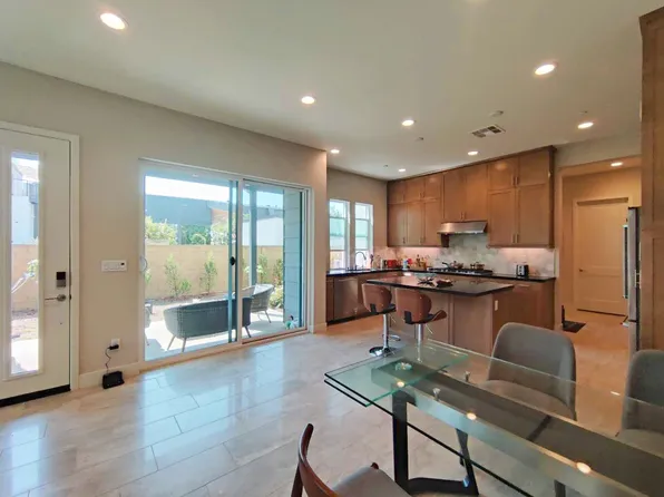 371 Novel, Irvine, CA 92618