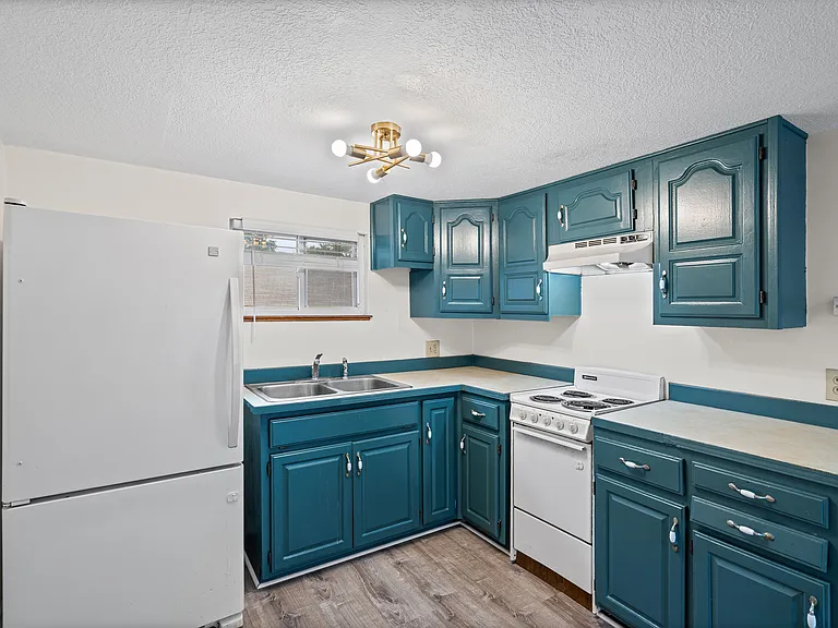 504 Blue Ridge Blvd #B — Photo 10