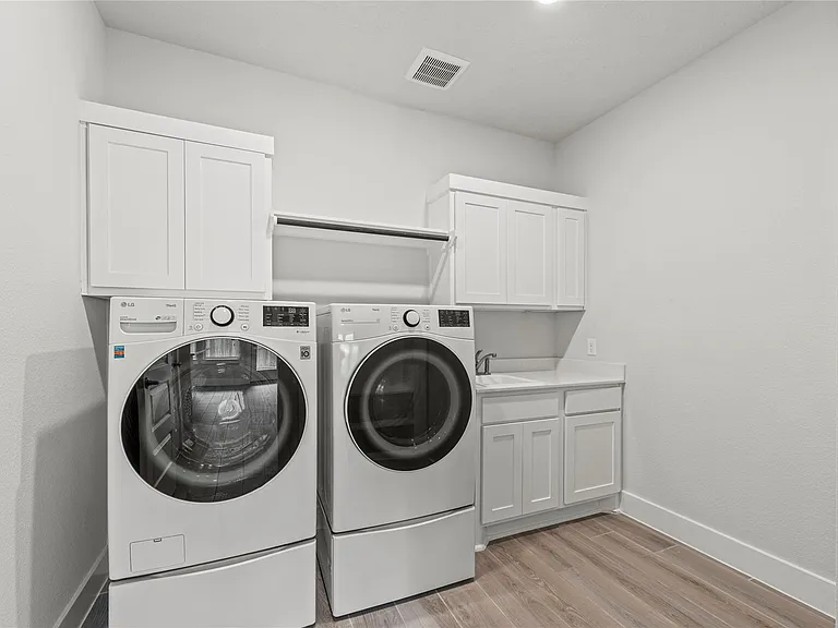 1707 McCrae Hill Ct — Photo 32