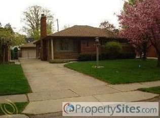 21425 Littlestone Rd, Harper Woods, MI 48225