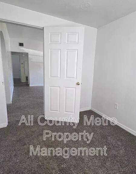 1220 Linda Ln — Photo 8