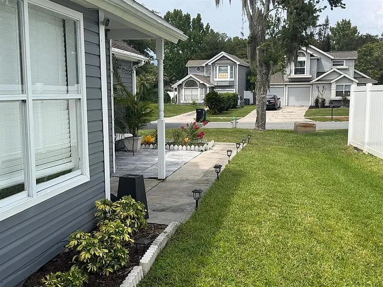 9924 Surrey Ridge Rd — Photo 22