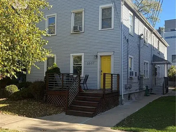 2037 W 11th St, Cleveland, OH 44113