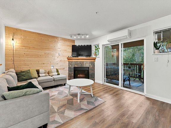 4th image of 1450 Vine Rd #14