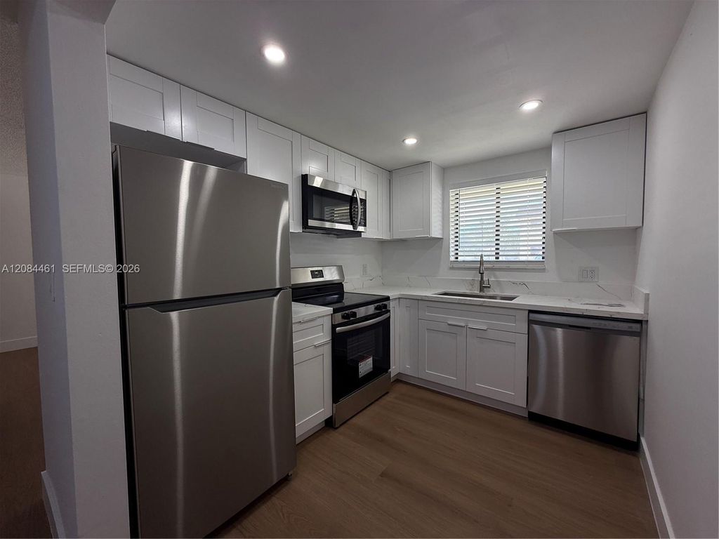 1005 S Flagler Ave APT 810, photo 7