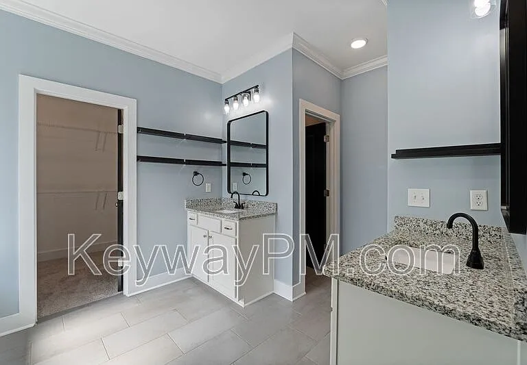 2217 Laurens St — Photo 12