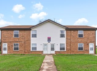 1044 Pembroke Oak Grove Rd, Oak Grove, KY 42262