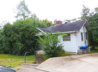 105 Norwood Ln, Oak Ridge, TN 37830