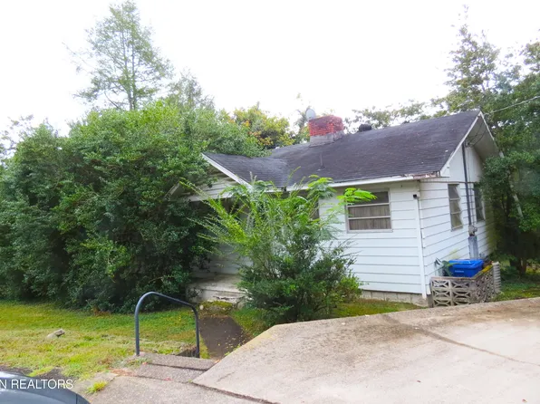 105 Norwood Ln, Oak Ridge, TN 37830