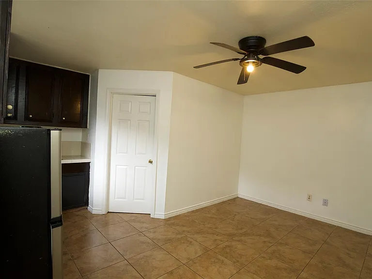 6741 Avenue E — Photo 3