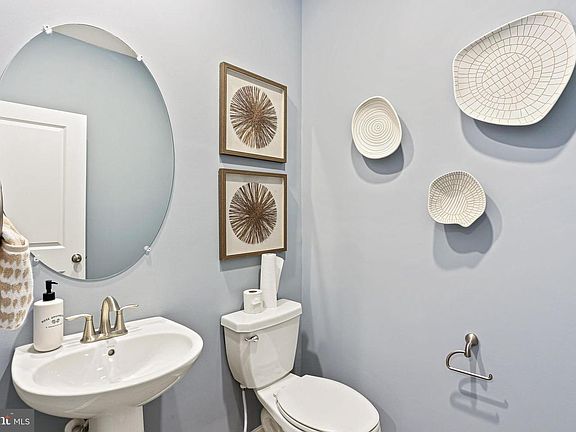 4th image of 1231 Red Clover Briars Lot 197