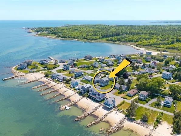 35 Shore Dr, Mattapoisett, MA 02739