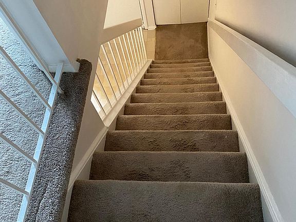 2nd image of 1021 Knight Ln