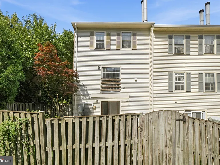 6012 Crown Royal Cir — Photo 25