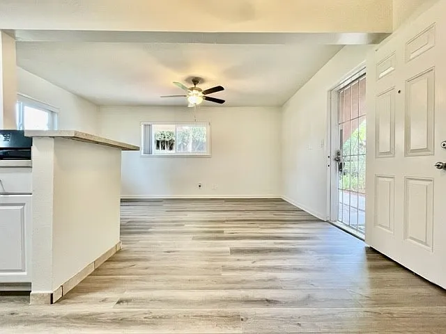 1810 W Sallie Ln #M10 — Photo 14