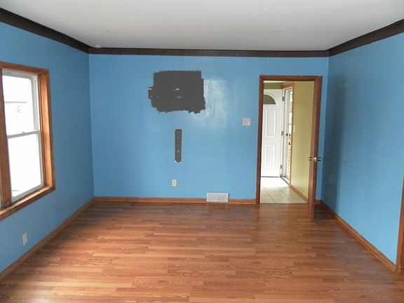 4th image of 215 S 24th Ave