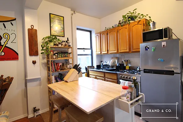 Rented by Grand & Co. | media 7