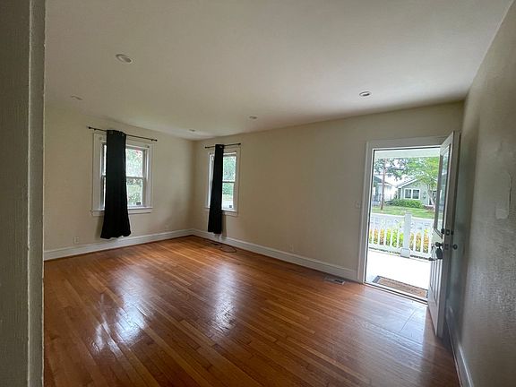 3rd image of 5011 Powhatan Ave