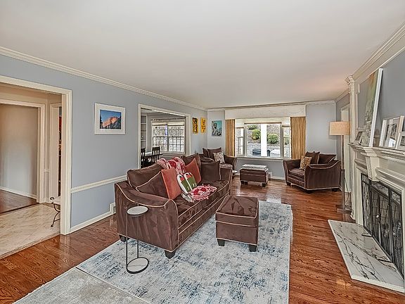 5th image of 4 Couch Farm Rd