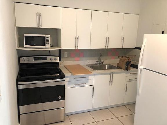 4th image of 2210 NE 170th St