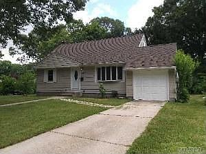 1st image of 596 Seaford Ave