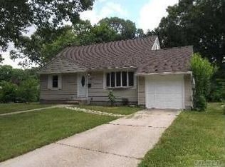 596 Seaford Ave, Massapequa, NY 11758