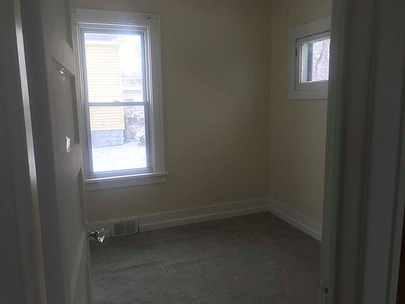 2nd image of 252 Courtland Ave
