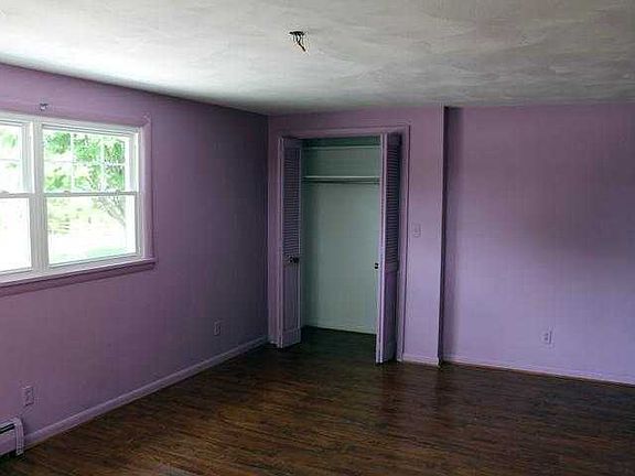 Upper Bedroom 1