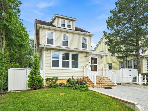 258 Liberty Avenue, Westbury, NY 11590