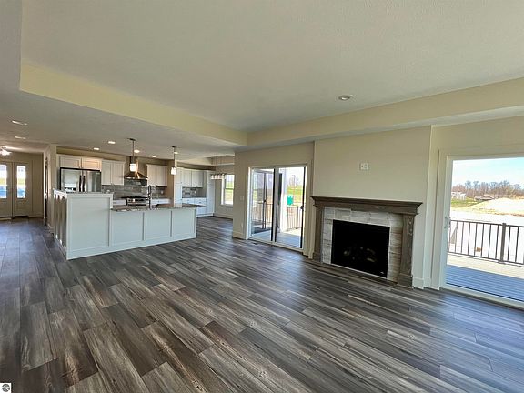 4th image of 2788 W Crown Dr
