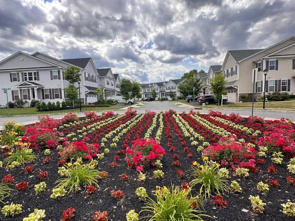 44 Begonia Ln, Sayreville, NJ 08831