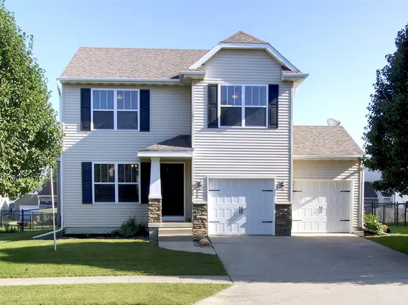 816 35th St SW, Bondurant, IA 50035
