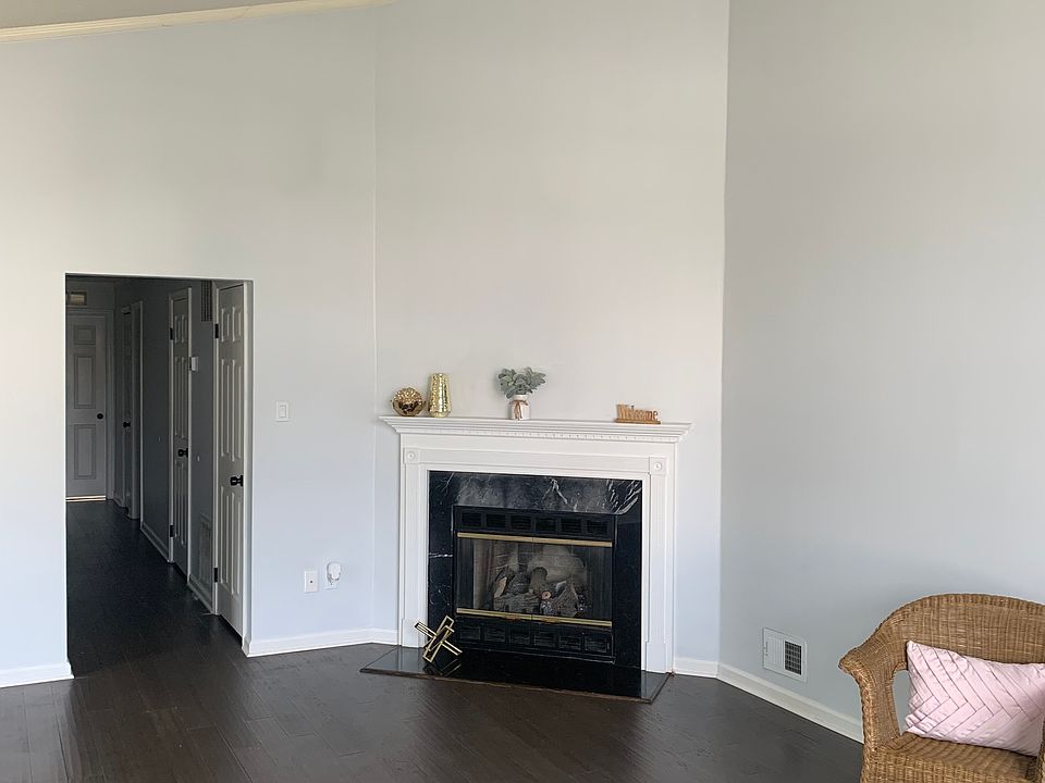 Gas fireplace with remote activation. Use with/without heat. Cathedral ceiling living room, dining area.