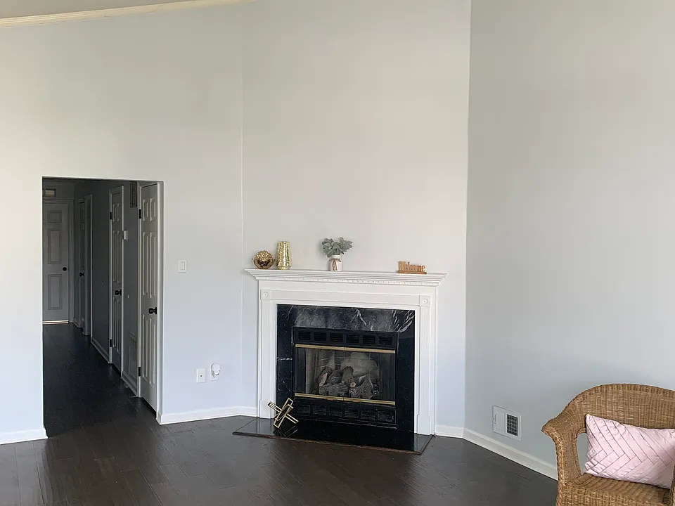 Gas fireplace with remote activation. Use with/without heat. Cathedral ceiling living room, dining area.