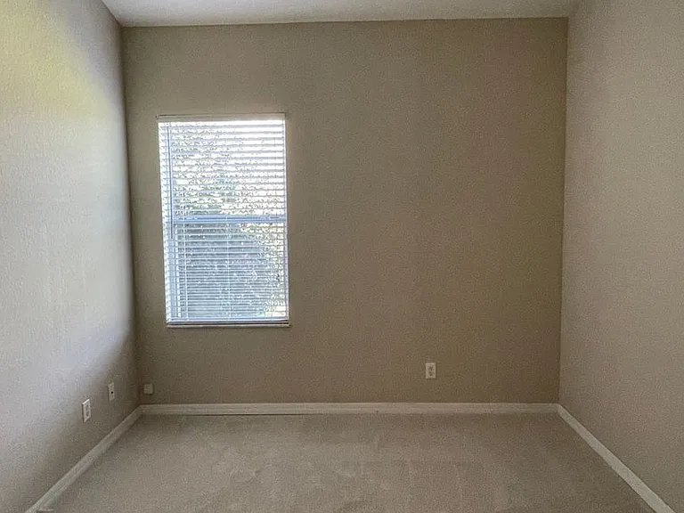 213 Towerview Dr E — Photo 18